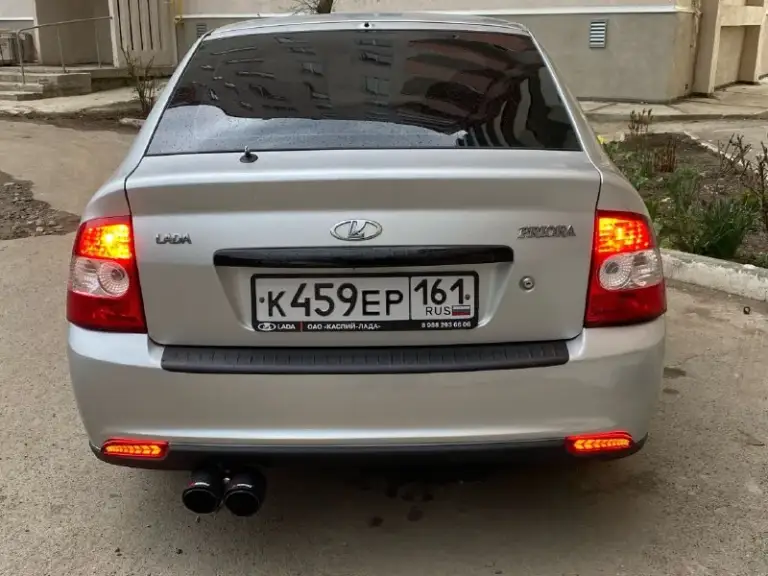 В продаже lada priora 2009г 220 пробег родной ✅авто в идеальном состоянии без дтп и подкрасов без гнилья и рыжиков вся в заводе 🔥кроме бамперов! 3 хозяин по факту авто с покупки автосалона в одной семье ! Двигатель коробка ходовая все идеально ✅комплектация кондиционер❄два стеклоподъемника-абс электроусилитель руля стоит трасса стингер полная очень приятный звук🏎 не плохая музыка 🎵 продажа от собственника! Возможно обмен с вашей доплатой цена авто 455 тысяч 💵торг у авто звоните в любое удобное время для вас +79495565482 - фотография - 2