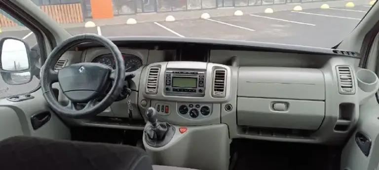 Продаётся renault traffic, 2.5 л 2008г. , 8+1
Пробег 421000 (заводской пассажирский минивэн) 2 сдвижные двери. 2 кондиционера
Автомобиль в очень хорошем состоянии, 20000 км назад вложено более 1млн. Р.
Надёжная работа всех систем: двигатель, коробка передач, тормоза — без нареканий.
Экономичный дизельный двигатель — низкие затраты на топливо.
Хорошая шумоизоляция и комфортная подвеска для дальних поездок.
Автомобиль полностью готов к работе.
Звоните, пишите — отвечу на все вопросы!
1850000Р
+79493328048 Артем
📲 Tg: @d_art_mak
📞 Звоните: +7(949)3328048 - фотография - 9