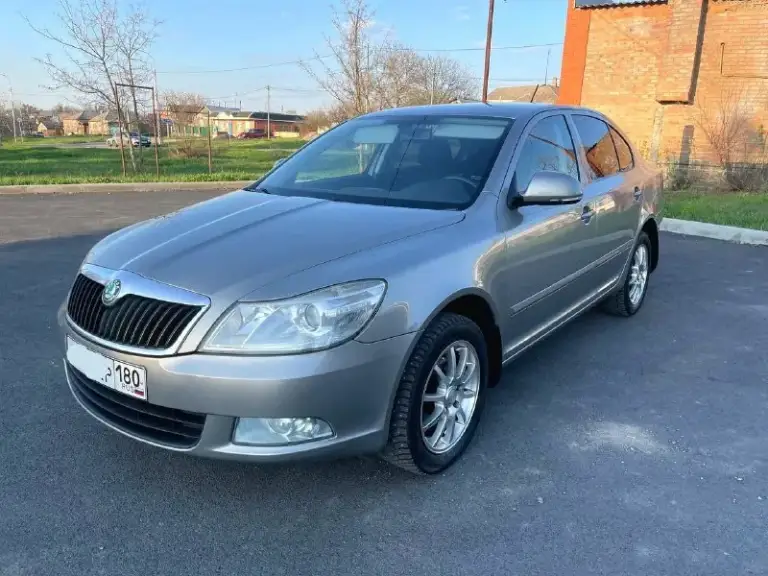 Продам! Я собственник✅
Skoda octavia a5 лифтбек.
Год 2011
Обём 1.6 mpi (102л. С)
Пробег 178000
Самый надёжный мотор✅
Автомобиль в родной краске без дтп!
Кузов очень хорошем состоянии без рыжиков и без гнили!
Салон в хорошем состоянии опрятный.
По технической части всё отлично.
Мотор работает ровно как часы масло не расходует от замены до замены!
Комплектация самая полная сомфорт ✅
-Двухзонный климат
-Датчик света
-Датчик дождя
-Еsp
-Abs
-Электро регулировка зеркал заднего вида
-Подгрев передних сидений
-Обогрев заднего стекла
-Обогрев зеркал заднего вида
-Климат контроль
-Охлаждения бардачка и подлокотника
-Круиз контроль
-Мульти руль
-Задний парктроник
-Линзы в фарах, электрорегулировка по высоте
-Противотуманные фары viper
-Адаптивное освещение
-Автоматическое затемнение зеркала заднего вида
-Передние, задние стеклоподъемники
Автомобиль юридически чист!
За автомобиль не стыдно
Заинтересованным скинул видеообзор.
Г. Донецк.
Цена. 890руб торг. ✅
Тел. +7949-551-46-24
>Тел+79614126285<телеграм на этом. - фотография - 2