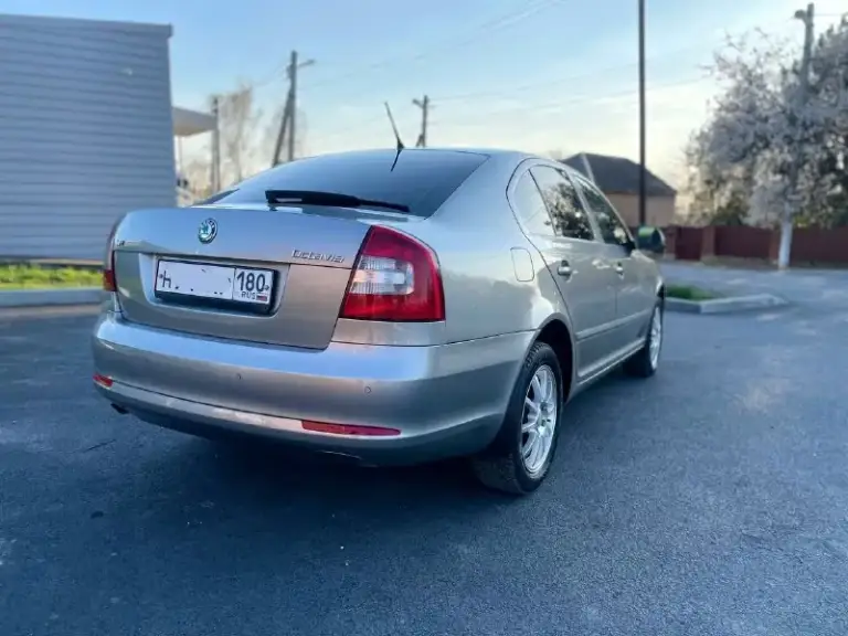 Продам! Я собственник✅
Skoda octavia a5 лифтбек.
Год 2011
Обём 1.6 mpi (102л. С)
Пробег 178000
Самый надёжный мотор✅
Автомобиль в родной краске без дтп!
Кузов очень хорошем состоянии без рыжиков и без гнили!
Салон в хорошем состоянии опрятный.
По технической части всё отлично.
Мотор работает ровно как часы масло не расходует от замены до замены!
Комплектация самая полная сомфорт ✅
-Двухзонный климат
-Датчик света
-Датчик дождя
-Еsp
-Abs
-Электро регулировка зеркал заднего вида
-Подгрев передних сидений
-Обогрев заднего стекла
-Обогрев зеркал заднего вида
-Климат контроль
-Охлаждения бардачка и подлокотника
-Круиз контроль
-Мульти руль
-Задний парктроник
-Линзы в фарах, электрорегулировка по высоте
-Противотуманные фары viper
-Адаптивное освещение
-Автоматическое затемнение зеркала заднего вида
-Передние, задние стеклоподъемники
Автомобиль юридически чист!
За автомобиль не стыдно
Заинтересованным скинул видеообзор.
Г. Донецк.
Цена. 890руб торг. ✅
Тел. +7949-551-46-24
>Тел+79614126285<телеграм на этом. - фотография - 3