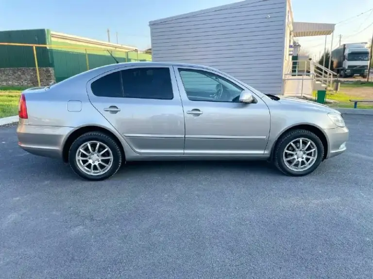 Продам! Я собственник✅
Skoda octavia a5 лифтбек.
Год 2011
Обём 1.6 mpi (102л. С)
Пробег 178000
Самый надёжный мотор✅
Автомобиль в родной краске без дтп!
Кузов очень хорошем состоянии без рыжиков и без гнили!
Салон в хорошем состоянии опрятный.
По технической части всё отлично.
Мотор работает ровно как часы масло не расходует от замены до замены!
Комплектация самая полная сомфорт ✅
-Двухзонный климат
-Датчик света
-Датчик дождя
-Еsp
-Abs
-Электро регулировка зеркал заднего вида
-Подгрев передних сидений
-Обогрев заднего стекла
-Обогрев зеркал заднего вида
-Климат контроль
-Охлаждения бардачка и подлокотника
-Круиз контроль
-Мульти руль
-Задний парктроник
-Линзы в фарах, электрорегулировка по высоте
-Противотуманные фары viper
-Адаптивное освещение
-Автоматическое затемнение зеркала заднего вида
-Передние, задние стеклоподъемники
Автомобиль юридически чист!
За автомобиль не стыдно
Заинтересованным скинул видеообзор.
Г. Донецк.
Цена. 890руб торг. ✅
Тел. +7949-551-46-24
>Тел+79614126285<телеграм на этом. - фотография - 4