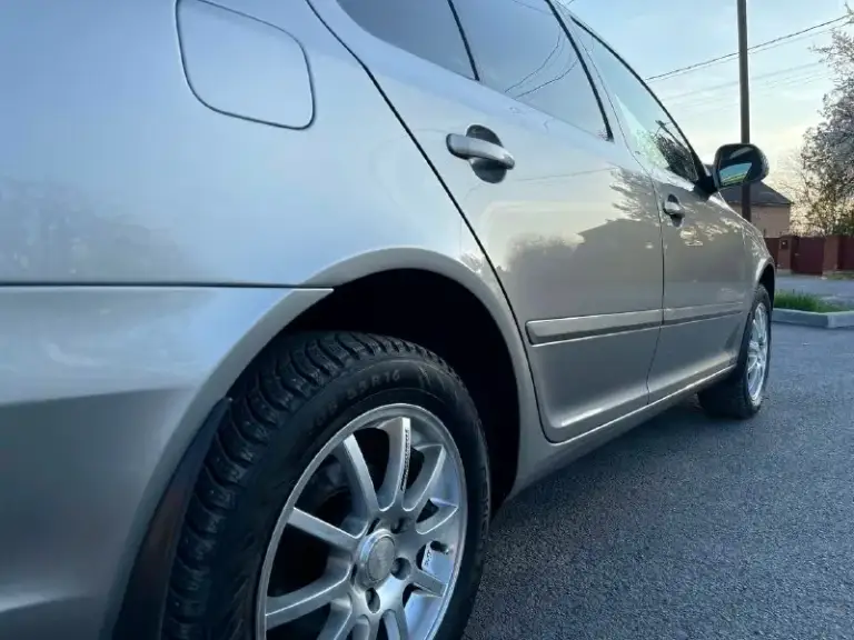 Продам! Я собственник✅
Skoda octavia a5 лифтбек.
Год 2011
Обём 1.6 mpi (102л. С)
Пробег 178000
Самый надёжный мотор✅
Автомобиль в родной краске без дтп!
Кузов очень хорошем состоянии без рыжиков и без гнили!
Салон в хорошем состоянии опрятный.
По технической части всё отлично.
Мотор работает ровно как часы масло не расходует от замены до замены!
Комплектация самая полная сомфорт ✅
-Двухзонный климат
-Датчик света
-Датчик дождя
-Еsp
-Abs
-Электро регулировка зеркал заднего вида
-Подгрев передних сидений
-Обогрев заднего стекла
-Обогрев зеркал заднего вида
-Климат контроль
-Охлаждения бардачка и подлокотника
-Круиз контроль
-Мульти руль
-Задний парктроник
-Линзы в фарах, электрорегулировка по высоте
-Противотуманные фары viper
-Адаптивное освещение
-Автоматическое затемнение зеркала заднего вида
-Передние, задние стеклоподъемники
Автомобиль юридически чист!
За автомобиль не стыдно
Заинтересованным скинул видеообзор.
Г. Донецк.
Цена. 890руб торг. ✅
Тел. +7949-551-46-24
>Тел+79614126285<телеграм на этом. - фотография - 7