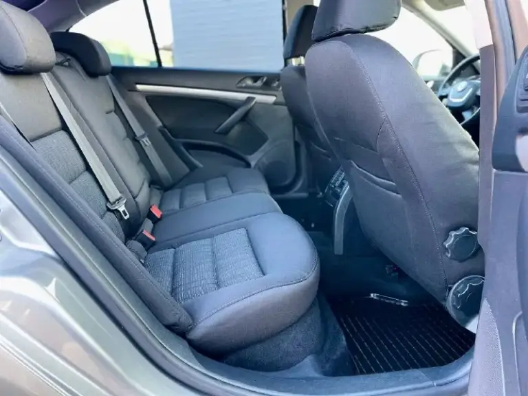 Продам! Я собственник✅
Skoda octavia a5 лифтбек.
Год 2011
Обём 1.6 mpi (102л. С)
Пробег 178000
Самый надёжный мотор✅
Автомобиль в родной краске без дтп!
Кузов очень хорошем состоянии без рыжиков и без гнили!
Салон в хорошем состоянии опрятный.
По технической части всё отлично.
Мотор работает ровно как часы масло не расходует от замены до замены!
Комплектация самая полная сомфорт ✅
-Двухзонный климат
-Датчик света
-Датчик дождя
-Еsp
-Abs
-Электро регулировка зеркал заднего вида
-Подгрев передних сидений
-Обогрев заднего стекла
-Обогрев зеркал заднего вида
-Климат контроль
-Охлаждения бардачка и подлокотника
-Круиз контроль
-Мульти руль
-Задний парктроник
-Линзы в фарах, электрорегулировка по высоте
-Противотуманные фары viper
-Адаптивное освещение
-Автоматическое затемнение зеркала заднего вида
-Передние, задние стеклоподъемники
Автомобиль юридически чист!
За автомобиль не стыдно
Заинтересованным скинул видеообзор.
Г. Донецк.
Цена. 890руб торг. ✅
Тел. +7949-551-46-24
>Тел+79614126285<телеграм на этом. - фотография - 8