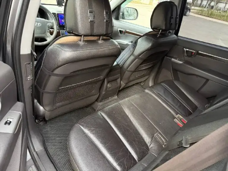 Продам hyundai santa fe
2.4 Бензин
Год выпуска 2011
Состояние идеальное.
Без вмятин царапин
И рыжиков
Сервисные книги.
Кнопка star - stop
Без ключевой доступ
Вложений не требует!
Любое оформление!
Салон не затертый не порваный
Резина хорошая kumho
Авто полностью обслужена до мелочей
Работает ровно.
Коробка переключает идеально
Климат контроль работает
Все жидкости заменены!
Стекла все родные
Каждая кнопка работает)
Цена 1.230₽
+7-949-794-46-27
Остольные вопросы по телефону
Звоните в любое время.
📲 Tg: евгений
📞 Звоните: +7(949)7944627 - фотография - 8