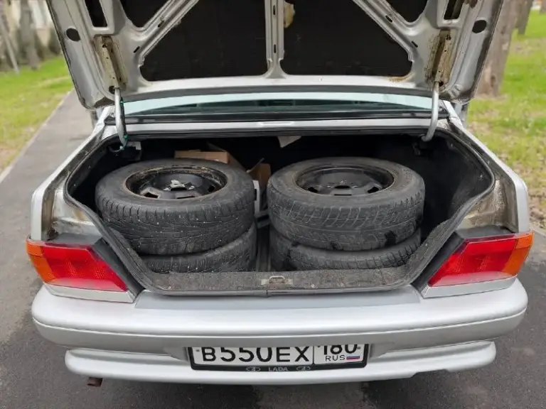 В продаже ваз 2115 2011 года выпуска

Автомобиль в отличном состоянии! 1 владелец. Автомобиль приобретался новым в автосалоне в донецке. Все сервисные книги есть. Два комплекта ключей. Два комплекта колёс на дисках. Родной пробег 142.000 км. Все стёкла включая лобовое родные!

По кузову авто полностью в родном окрасе! Присутствуют мелкие жизненные моменты, ничего критичного. Дно пороги арки стаканы всё полностью целое!

По технике полностью обслужена. Мотор и коробка работают идеально. Ходовая без нареканий, вся тихая. Стоит простая музыка. Также установлены led туманки.

По документам полный порядок

Осмотр донецк

Цена 320.000 ₽, торг реальному покупателю!

☎️ +7 (949) 628-72-17
📞 🇷🇺 Звоните: +79496287217 - фотография - 8