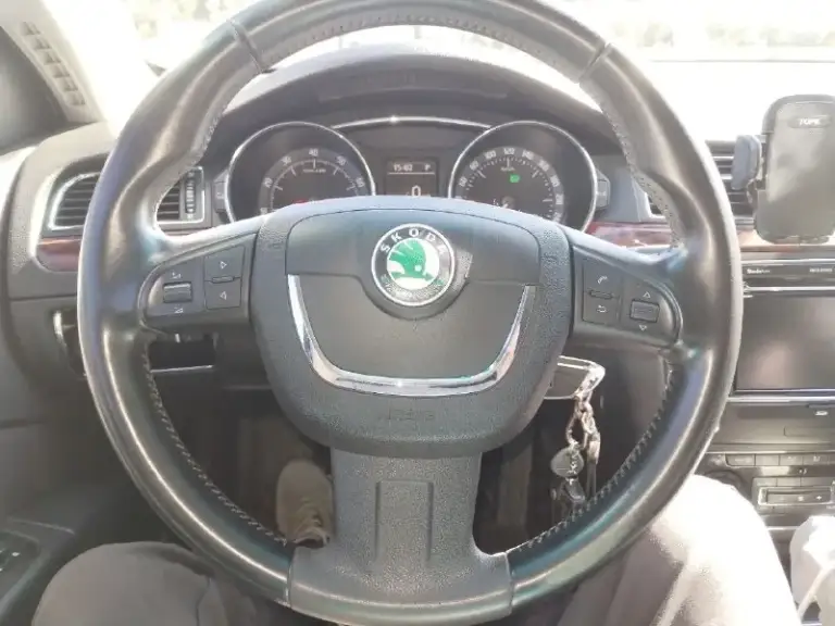Продаю skoda суперб 2012 года.
2.0Л бензин, коробка дсг 6 ступенчатая с мокрым сцеплением. Сигнализация пандора с автозапуском. Второй комплект зимней резины. Видеорегистратор с задней камерой ксиоми. Техосмотр пройден. Автомобиль мой, на все вопросы отвечу и расскажу.
Цена 1 200 000 ₽. Макеевка.
Тел. +7 (949) 334-77-97, если нет связи пишите смс, перезвоню.
📞 Звоните: +7(949)3347797 - фотография - 5