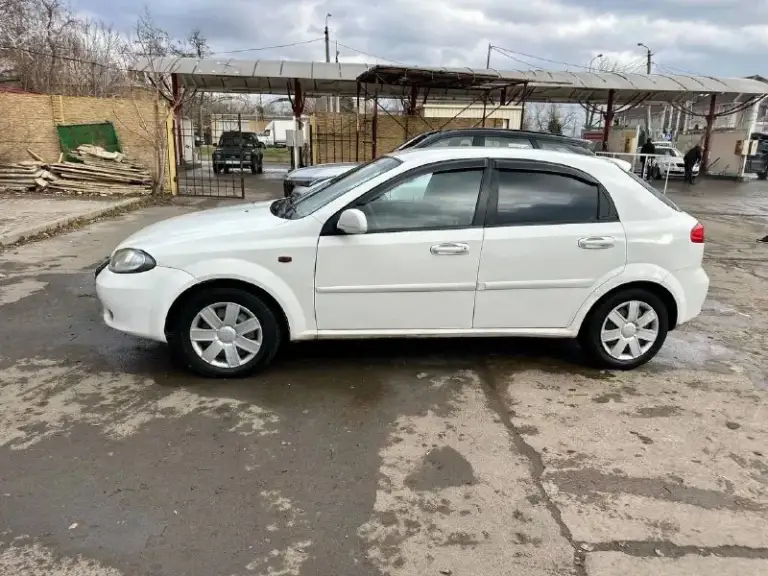 Продам срочно! Chevrolet lacetti 2004 мт 1.6. Сел и поехал! Полное переоформление! ✅ хороший живой автомобиль! Не бита! Зеленая автотека! ✅ автомобиль полностью обслужен, техника без вопросов. Ходовая мячик машина не гнилая, днище в хорошем состоянии. Жизненные коцки по лкп. Мотор и коробка в идеальном состоянии. Ходовка в хорошем состоянии. Кондиционер, abs airbag, музыка, гур, 4 стекло подъемника и т. Д машина на 180 регионе, кристально чистая! Цена: 430 тыс. Торг! Номер телефона: +79493403832 по всем вопросам звоните.
📞 Звоните: +7(949)3403832 - фотография - 1