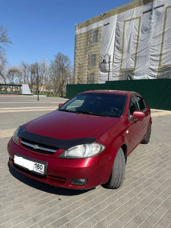 Продам chevrolet lacetti (хэтчбек).
Собственник, владею авто 3.5 года.
1.6 Мотор, 109 л. С. , механика, 2007 год, 228000 пробег.
Комплектация: гур, abs, кондиционер, 4 стеклоподъемника, центральный замок, подогрев боковых зеркал.
Доустановлены: сигнализация, доводчики всех стекол, диодные противотуманки, сенсорная магнитола, камера заднего вида, легкосплавные. Также перешит руль и рычаг кпп, салон в чехлах с первого дня владения, зашумлены капот и передние арки.
По технике нареканий нет. Все работает ровно, то проводилось вовремя (последнее то 222500, следующее на 230000), замена масла каждые 7-8 тыс. Заменено из основного: радиатор, лобовое стекло, передние амортизаторы в сборе, масло в коробке, в остальном по мелочи.
По кузову есть нюансы, нужно заниматься.
Цена – 400 000 без торга.
+7 949 429 59 98, Г. Донецк.
📞 Звоните: +7(949)4295998 - фотография - 3