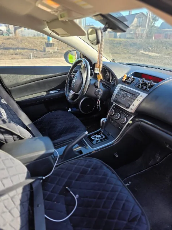 Mazda 6gh 2008 год 2литра автомат пробеги 237тыс (родной любые проверки)
Комфортная и приятная машина, масло замена каждые 5000км.
Едет хорошо автомат листает без пинков и т. П недавно менял свечи, установлен газ (вписанный).
Есть жизненные сколы и т. П (без гнили и дыр).
Хорошая комплектация, полностью кожаный салон, не порванный и т. П живой! Музыка bose, заводской сабвуфер, электро складывание зеркал, электро регулировка передних сидений, климат контроль, круиз контроль, датчик дождя, датчик света, подогрев сидений, автозапуск.

Я собственник с документами все в порядке.

Машина находится в г. Волноваха

Цена 910,000₽ возможен торг

+79490058789 Ярослав - фотография - 6