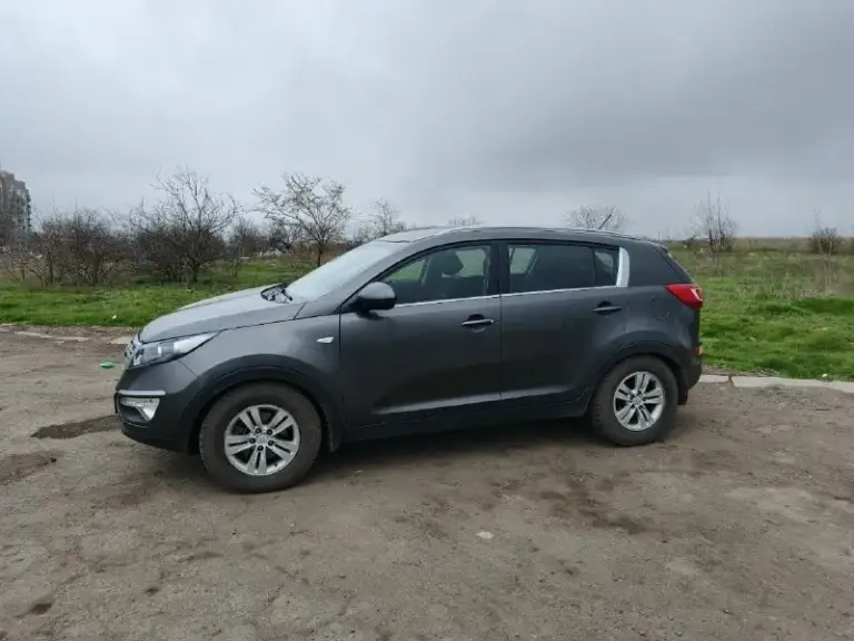 Продается kia спортейдж цена: 1.250.000₽, торг реальному покупателю - год выпуска: 2013 год - мотор: 1.7 литра, турбина, - коробка передач: механика - привод: передний - пробег: 150.000 км (оригинал) - состояние: отличное, без дтп, все детали кузова заводские! Все документы в полном порядке, один владелец. Осмотр г. Торез. Все вопросы по телефону +79498129322, +79493376281
📞 Звоните: +7(949)8129322 - фотография - 5