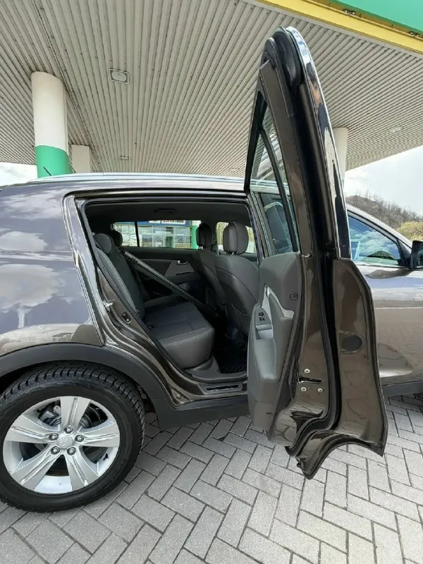 Kia sportage( kia спортэйдж) ✅️2012(149 км)родного💯 ✅️двигатель работает так, что его даже не слышно-идеал. ✅️коробка автомат-идеал. ✅️ходовая-идеал. ✅️абсолютно вся электрика работает, в штатном режиме. ✅️тех осмотр пройден(диагностическая карта на руках) ✅️🎁 🎁 🎁 ✅️без чехлов, без накидок и тд. . ✅️руль, ручка акпп-в родном исполнении, без всяких перетяжек👍 ✅️стёкла заводские, не разу даже не тонировались ✅️автотека отличная, родной пробег ✅️номера даже не скрыты🔥 ✅️переоформление без проблем, любой учет 180 или 181 ✅️макеевка, харцызск ✅️1.320 ✅️+79495387982
📞 Звоните: +7(949)5387982 - фотография - 5