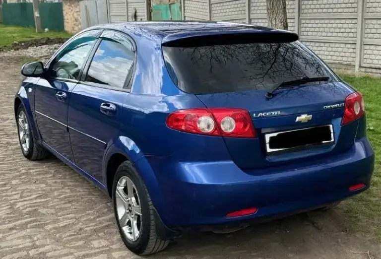Продам chevrolet lacetti 2008г. В. Корейская сборка! 10 лет в одних руках! Автомобиль в отличнейшем состоянии! Абсолютно не требует вложений! Кузов в хорошем состоянии! Ровный и красивый без гнилья и ржавчины! Автомобиль выглядит шикарно! Техническая часть в идеале! Двигатель 1.6 идеал! После кап ремонта проехал 20 тысяч, работает идеально! Без посторонних звуков! Масло грамма не берет! Кпп на отлично! Переключается плавно! Без хрустов и вылетов! Ходовая часть идеал! Вся новая! Абсолютно нечего не гремит не стучит! В ходу очень приятный автомобиль! По комплектации: кондиционер, abs, 4эл. Стеклоподъемника, эл. Регулировка зеркал, гидроусилитель руля, подушки безопасности. Документы чистые переоформление без проблем! Цена 595.000т/р. Торг уместен. Тел: +7 (949) 986-98-08.
📞 Звоните: +7(949)9869808 - фотография - 4