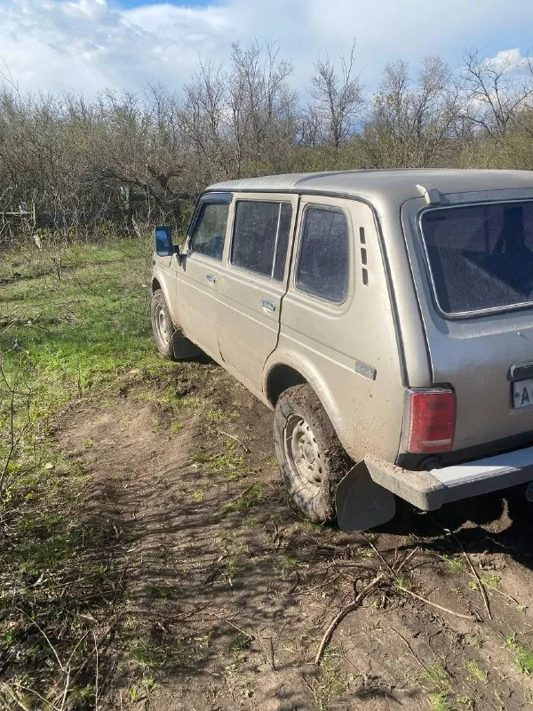 Нива 1999 г. В
В хорошем состоянии
Блокировка все работает
Нужно сделать сцепление
Цена 270
Хороший торг
+79493882842
📲 Tg: @alexsevf22
📞 Звоните: +7(949)3882842 - фотография - 4