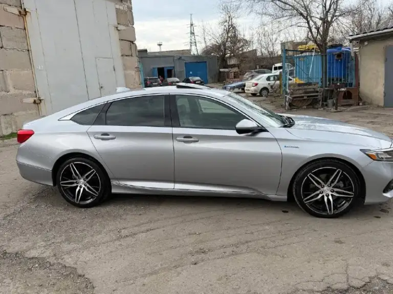 Honda accord hybrid touring

-Машина 2021г
-Объём двигателя: 2.0л
-Пробег :75.000км
-Тип двигателя: гибрид
-Коробка передач: автомат
-Привод: передний

-Люк
-Камера заднего вида
- Подогрев руля
-Подогрев боковых зеркал
- Подогрев/вентиляция сидений
- Цифровая панель приборов
- Датчик дождя
- Датчик света
- Активный круиз-контрол
- Датчики мёртвых зон
- Контроль пешеходов при движении задним ходом
-Беспроводная зарядка
-Электрорегулировка сидений
-Память сидений
-Проекция на лобовое стекло

Вин: 1hgcv3f99ma018844

💲Цена: 3.100.000руб.
☎Телефон: +7(949)326-93-73 - фотография - 3