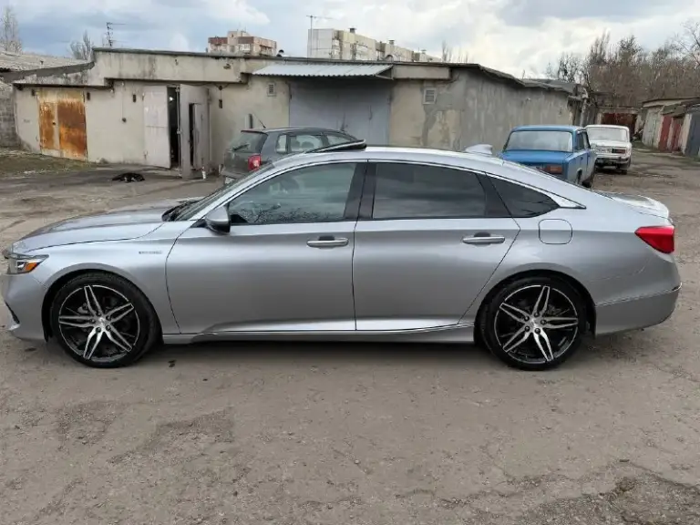 Honda accord hybrid touring

-Машина 2021г
-Объём двигателя: 2.0л
-Пробег :75.000км
-Тип двигателя: гибрид
-Коробка передач: автомат
-Привод: передний

-Люк
-Камера заднего вида
- Подогрев руля
-Подогрев боковых зеркал
- Подогрев/вентиляция сидений
- Цифровая панель приборов
- Датчик дождя
- Датчик света
- Активный круиз-контрол
- Датчики мёртвых зон
- Контроль пешеходов при движении задним ходом
-Беспроводная зарядка
-Электрорегулировка сидений
-Память сидений
-Проекция на лобовое стекло

Вин: 1hgcv3f99ma018844

💲Цена: 3.100.000руб.
☎Телефон: +7(949)326-93-73 - фотография - 4