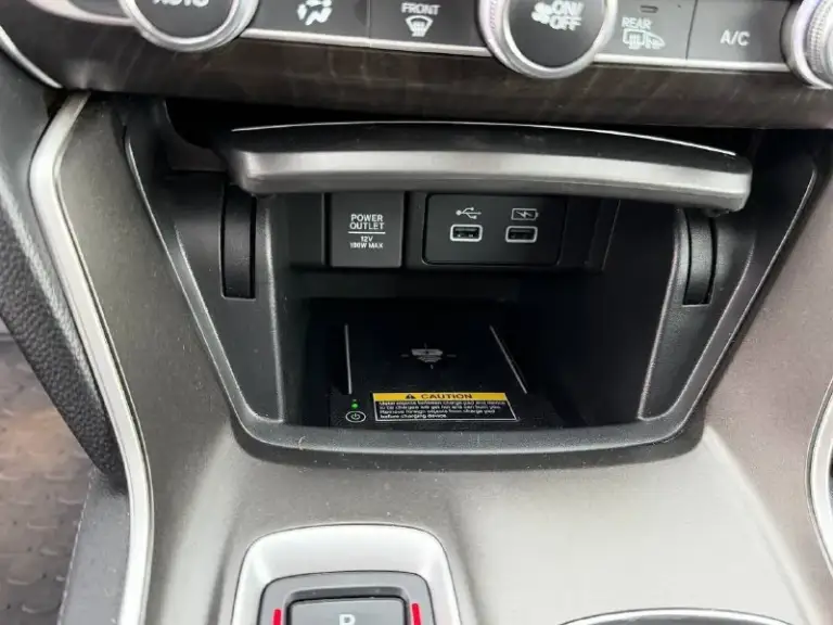 Honda accord hybrid touring

-Машина 2021г
-Объём двигателя: 2.0л
-Пробег :75.000км
-Тип двигателя: гибрид
-Коробка передач: автомат
-Привод: передний

-Люк
-Камера заднего вида
- Подогрев руля
-Подогрев боковых зеркал
- Подогрев/вентиляция сидений
- Цифровая панель приборов
- Датчик дождя
- Датчик света
- Активный круиз-контрол
- Датчики мёртвых зон
- Контроль пешеходов при движении задним ходом
-Беспроводная зарядка
-Электрорегулировка сидений
-Память сидений
-Проекция на лобовое стекло

Вин: 1hgcv3f99ma018844

💲Цена: 3.100.000руб.
☎Телефон: +7(949)326-93-73 - фотография - 7