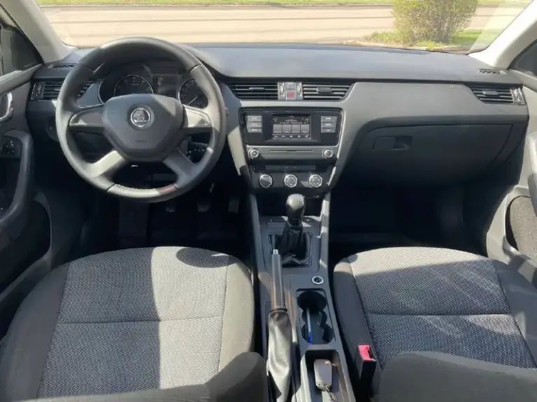 Skoda octavia - 2016года выпуска - 1.6 механика!
Читать внимательно!!!
Автомобиль весь в заводском окрасе, весь метал в родне, пробег родной не скручен, автомобиль действительно капсула времени, автотека зеленка, прилагаю скриншот, хорошая комплектация есть все для комфортной езды, эксплуатация автомобиля отличная, обслуживание все время в ростове на официальном дилере skoda или bmw армада, не путайте эту skoda с пригнанным хламом которая была в такси, это совсем другая машина, для более цена
1.🍋350 Или обмен подробной информации звоните по номеру телефона : +79495180296
📲 Tg:. ...
📞 Звоните: +7(949)5180296 - фотография - 5