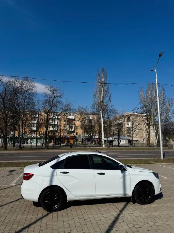 Срочно продам/обмен весту(vesta) 2016год, 1.6 16кл механика, эур, кондиционер, abs, esp, подогревы сидений, 20тыс назад полный кап ремонт мотора, замена сцепления, недавно тоже много чего делалось. Автотека зеленая, практически вся в родной краске, всю жизнь в одной семье, гнили нет совсем (обработана), шумоизоляция, пишите отвечу на все вопросы. Цена: 599.999р. Торг цена на пару дней. Пока в продаже интересующий меня авто. Техосмотр пройден тг-+79493321461 - фотография - 5