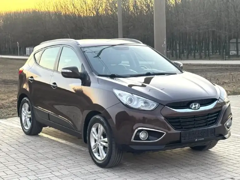 🔥 Hyundai ix35🔥
В шикарном состоянии!
✅В эксплуатации с 2011г
✅ 2.0
✅Бензиновый (атмосферный)
✅Коробка автомат 6 ступка
✅Пробег 177 тыс. Км.
✅Без дтп!
✅Весь в родной краске(кроме задней правой арки)
✅Автотека зелёная
✅Двигатель работает превосходно без. .. )">✅разъем 12v
✅Камера заднего вида
✅Камера переднего вида
✅Литые диски r17
✅Тех осмотр пройдет, готов к регистрации в мрэо

🔥В подарок новому владельцу 🔥
✅ Полный бак топлива 🔥
✅ Диагностическая карта (тех осмотр)🔥
✅
📞 Звоните: +7(949)5080060 - фотография - 2