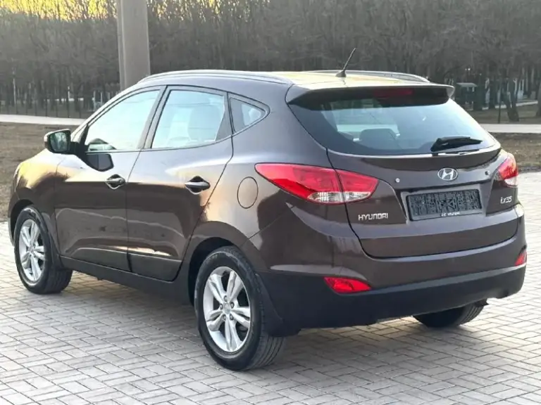 🔥 Hyundai ix35🔥
В шикарном состоянии!
✅В эксплуатации с 2011г
✅ 2.0
✅Бензиновый (атмосферный)
✅Коробка автомат 6 ступка
✅Пробег 177 тыс. Км.
✅Без дтп!
✅Весь в родной краске(кроме задней правой арки)
✅Автотека зелёная
✅Двигатель работает превосходно без. .. )">✅разъем 12v
✅Камера заднего вида
✅Камера переднего вида
✅Литые диски r17
✅Тех осмотр пройдет, готов к регистрации в мрэо

🔥В подарок новому владельцу 🔥
✅ Полный бак топлива 🔥
✅ Диагностическая карта (тех осмотр)🔥
✅
📞 Звоните: +7(949)5080060 - фотография - 4