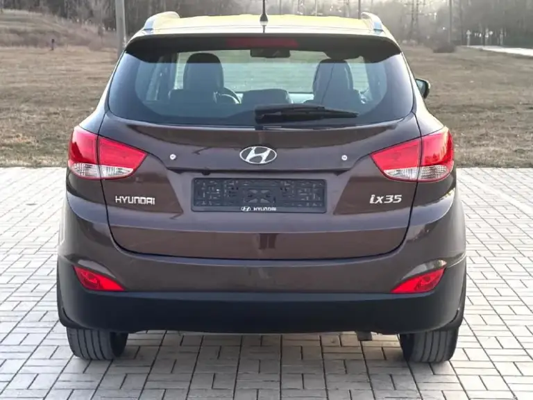 🔥 Hyundai ix35🔥
В шикарном состоянии!
✅В эксплуатации с 2011г
✅ 2.0
✅Бензиновый (атмосферный)
✅Коробка автомат 6 ступка
✅Пробег 177 тыс. Км.
✅Без дтп!
✅Весь в родной краске(кроме задней правой арки)
✅Автотека зелёная
✅Двигатель работает превосходно без. .. )">✅разъем 12v
✅Камера заднего вида
✅Камера переднего вида
✅Литые диски r17
✅Тех осмотр пройдет, готов к регистрации в мрэо

🔥В подарок новому владельцу 🔥
✅ Полный бак топлива 🔥
✅ Диагностическая карта (тех осмотр)🔥
✅
📞 Звоните: +7(949)5080060 - фотография - 6