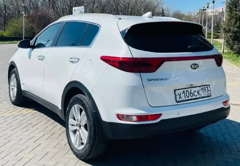 Kia sportege 2018 поколение iiii рейсталинг
Официальный дилерский автомобиль
Красивый удобный комфортабельный
Таких авто действительно единицы
Эксплуатация с 2018 года
Двигатель 2.0 бензин атмо
Коробка автоматическая
В оригинале в
Родном окрасе без дтп !!!
Стекла все родные включая лобовое редко !!!
В ближайшем времени не требует вложений !!!
Комфорт плюс комплектация,
Ухоженный салон достойный,
Датчики света, и дождя,
Подогревы всех сидений,
Подогрев зеркал и стекл,
Полный электропакет,
Большая мультимедиа,
Блютус громкая связь,
Камера заднего супер
Новые зимнее шины,
Два пульта два ключа,
Сервисные книжки,
Полное то масла фильтра,
И многое другое !
Цена за достойное авто 1855:000 ₽
Возможен кредит
Возможен обмен
С документами полный порядок,
Могу присутствовать в мрэо
Очень бережная эксплуатация
Автотека полностью
Зеленая без каких либо !
Кто заинтересован достойным автомобилем
Приезжайте смотрите покупайте г. Донецк
Звоните по телефону
+79493969855 Руслан - фотография - 2