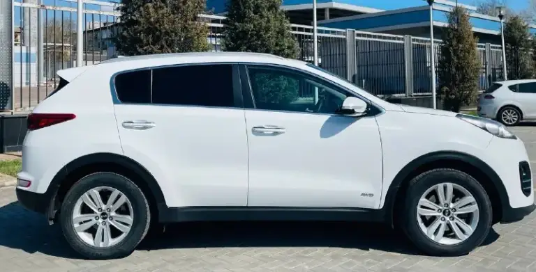 Kia sportege 2018 поколение iiii рейсталинг
Официальный дилерский автомобиль
Красивый удобный комфортабельный
Таких авто действительно единицы
Эксплуатация с 2018 года
Двигатель 2.0 бензин атмо
Коробка автоматическая
В оригинале в
Родном окрасе без дтп !!!
Стекла все родные включая лобовое редко !!!
В ближайшем времени не требует вложений !!!
Комфорт плюс комплектация,
Ухоженный салон достойный,
Датчики света, и дождя,
Подогревы всех сидений,
Подогрев зеркал и стекл,
Полный электропакет,
Большая мультимедиа,
Блютус громкая связь,
Камера заднего супер
Новые зимнее шины,
Два пульта два ключа,
Сервисные книжки,
Полное то масла фильтра,
И многое другое !
Цена за достойное авто 1855:000 ₽
Возможен кредит
Возможен обмен
С документами полный порядок,
Могу присутствовать в мрэо
Очень бережная эксплуатация
Автотека полностью
Зеленая без каких либо !
Кто заинтересован достойным автомобилем
Приезжайте смотрите покупайте г. Донецк
Звоните по телефону
+79493969855 Руслан - фотография - 4