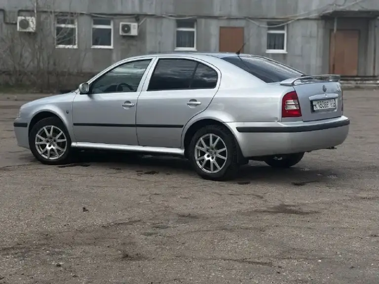 Продам skoda octavia tour 1.6 2008г. Мкпп-5. Пробег 244000 км
Мотор, коробка, ходовая в идеальном состоянии. По кузову есть возрастные болячки(ни чего критичного)
Abs, esp, airbag, 2эсп, цз, электрозеркала, подогрев зеркал, парктроники, кондиционер(рабочий), 2 ключа. За всё время 2 владельца, авто без дтп, капот и крыло-вторичный окрас без шпакли, остальное всё родной окрас
С документами полный порядок, дкп, стс, птс
Цена данного авто 450000₽ + торг на тех осмотр и полный бак
Осмотр в макеевке
+79493538895 - фотография - 3