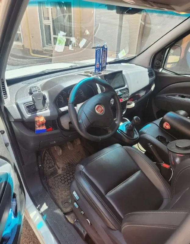 Продам fiat doblo 2 maxi 2013г. В
Бензин 1.4, механическая коробка.
Пробег 280000км
Полностью в исправном состоянии (обслуживается регулярно):
Из последнего, заменил сцепление, акб, свечи, стойки передние. Кондиционер(работает), новая летняя резина, передние сиденья от tiggo pro 8(2022г. В) кожа, электропривод и подогрев!
Сенсорная мультимедиа(есть блютуз).
По техпаспорту везет 1тонну( вне конкуренции в этом классе) перегородка кузова есть, грузовой отсек
2170 X 1714 x 1305
Работала в доставке одноразовой посуды, прошлые владельцы возили воздуш. Шары(доставка), и аптечные препараты.
Г. Донецк
Переоформление без проблем, я владелец.
Цена 920т руб.
+79494131899 - фотография - 5