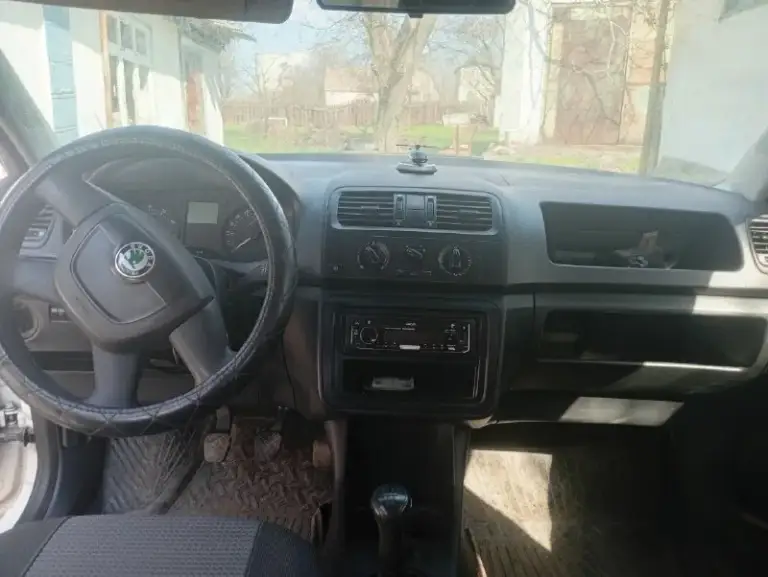 Продам машину : skoda фабию 2011 года выпуска
Пробег 178 тысяч чистыми
Состояние сел поехал
180 Регион, стоит на учете на мне.
По поводу детальной информации+79494815209
📞 Звоните: +7(949)4815209 - фотография - 4