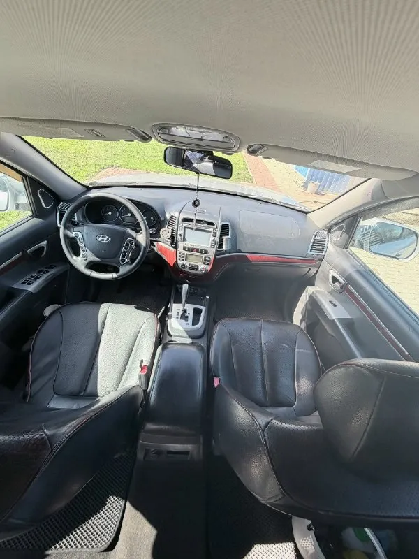 Продам hyundai santa fe 2008 г. В. 2.2 crdi, 4 wd. Состояние автомобиля - отличное. Стоит контрактный двигатель с пробегом 100 000 км. При ресурсе таких моторов до 400 000 км. В машину было вложено много средств и сил: полностью заменена вся задняя подвеска вместе с сайлентблоками заднего редуктора. Новый ремень грм с заменой роликов и помпы. 8 000 км. Назад произведен ремонт турбины (авто сервис на светлого пути). Состояние авто – сел и поехал. 2 комплекта резины. Комплектация предмаксимальная: нет только люка. Климат заправлен и отлично холодит, а радиатор печки был заменен перед зимой. Пробег 306 000 км. Цена – 1 100 000 руб. Т. +7 949 355 69 59
📞 Звоните: +7(949)3556959 - фотография - 6