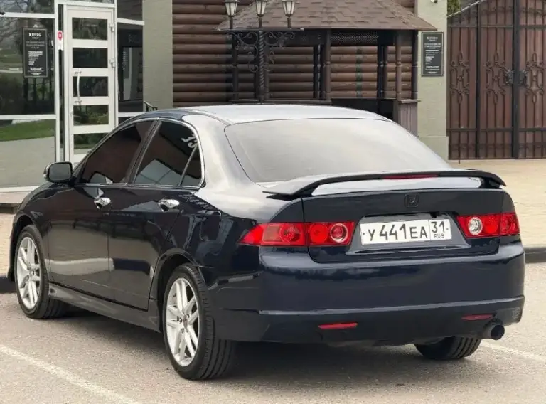 В продаже - honda accord, рестайлинг, 2007 г. В. Двигатель 2.4 л (stage1) 210 л. С. Двс установлен осенью с японии, все бумаги и экспертизы есть, вписан, пробег: 92,800 км на сегодняшний день. Технически нареканий нет, обслужена, ухожена. Автотека вся зелёная, без дтп и скруток пробега. Пороги переварены и обработаны слабые места защитным составом в сентябре (прошлого года)
Оптика переупакована, заменены стёкла, линзы «dixel d1000» (20 т. Р) всё покрыто плёнкой, птф светодиодные, сделан «ретрофит» на весь свет. Стоит магнитола teyees (35 т. Р) carplay, радары, навигация, камера заднего вида в fullhd (1080р) качестве и т. Д. Резина новая, летняя, «hankook». Цвет «royal blue», переливается в разное время суток, выглядит согласно фото. Тонировка llumar.
Техосмотр пройден, авто готово к оформлению. Цена : 800,000 рублей. Рассрочки и обмена нет. Территориально находится в г макеевка (центр) контакты : +7(949)003-33-27, +7(979)028-27-27 - фотография - 3