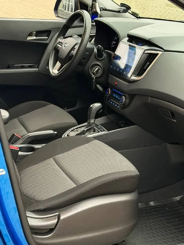 Hyundai creta
Год выпуска - 2016
Кпп - автоматическая
Цена - 1.550.000₽
Тел. +79493902663
Либо - +7 (949) 679-98-14
Продам автомобиль в идеальном состоянии, 1 хозяин из автосалона. Не битая и не крашеная ( любые проверки ) простой и экономичный бензиновый двигатель 1.6 в паре с шести ступенчатой автоматической коробкой передач, работают безупречно. По ходовой части на 5+ не требует ни каких вложений. Хорошая комплектация: климат-контроль; парктроник; 4эл. Стеклоподъемника; подогревы всех сидений; помощь при подъеме и спуске; эл. Зеркала; установлена android мультимедиа со всеми современными плюшками и не плохой акустикой; мультируль; антизанос; антибукс; круиз-контроль; камера заднего вида; штатные диски; релинги; biled оптика ( светит шикарно ) чистый и ухоженный не прокуренный салон. Сигнализация с автозапуском. Запаска не разу не ставилась. Родной пробег 175.000км но состояние авто не побоюсь этого слова - как новое. 2 комплекта резины ( зима, лето с отличным протектором ) - фотография - 7