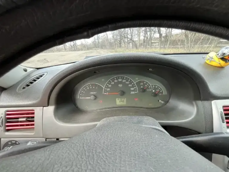 Продам ваз 2170 priora 2008г. В 1.6 16v я собственник. Автомобиль в достойном состоянии для своих лет. Пробег 123000 км. Стоит газ евро 4, вписан в птс!!! По технике нареканий нет, мотор отлично, коробка 5-ти ступка не выбивает не хрустит, передачи включаются четко. Стоит новое сцепление замена была 15тыс. Км назад. По кузову не варилась, весь метал родной, пороги, низа дверей, лонжероны, задние стаканы и карманы в багажнике в шикарном состоянии, обработаны! Из последнего нового: 3 тыс. Км назад замена грм, помпы, масло, фильтра, аккумулятор, радиатор печки, патрубки охлаждения, свежий антифриз. Комплектация:эур, передние стеклоподъемники, электро зеркала, магнитола процессорный kenwood bluetooth, usb. Хорошая летняя резина + зима отличная на штампах, сигнализация с обратной связью 2 ключа. Документы в полном порядке 180-й регион (птс, стс, дкп) все на руках, переоформление обязательно! Цена 💰350.000тыс. Руб торг у капота. Осмотр:г. Макеевка +79890877424(телеграм) +79493
📞 Звоните: +7(949)3573988 - фотография - 5
