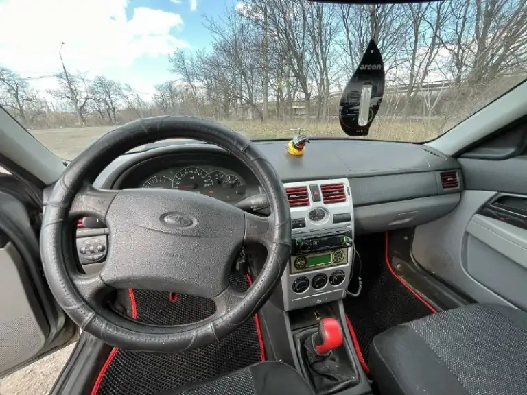 Продам ваз 2170 priora 2008г. В 1.6 16v я собственник. Автомобиль в достойном состоянии для своих лет. Пробег 123000 км. Стоит газ евро 4, вписан в птс!!! По технике нареканий нет, мотор отлично, коробка 5-ти ступка не выбивает не хрустит, передачи включаются четко. Стоит новое сцепление замена была 15тыс. Км назад. По кузову не варилась, весь метал родной, пороги, низа дверей, лонжероны, задние стаканы и карманы в багажнике в шикарном состоянии, обработаны! Из последнего нового: 3 тыс. Км назад замена грм, помпы, масло, фильтра, аккумулятор, радиатор печки, патрубки охлаждения, свежий антифриз. Комплектация:эур, передние стеклоподъемники, электро зеркала, магнитола процессорный kenwood bluetooth, usb. Хорошая летняя резина + зима отличная на штампах, сигнализация с обратной связью 2 ключа. Документы в полном порядке 180-й регион (птс, стс, дкп) все на руках, переоформление обязательно! Цена 💰350.000тыс. Руб торг у капота. Осмотр:г. Макеевка +79890877424(телеграм) +79493
📞 Звоните: +7(949)3573988 - фотография - 6