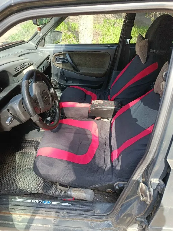 Продам ваз 2115,2006г. Авто на полном ходу, езжу каждый день, стоит хорошая музыка, красивые диски, в машине много чего поменял, все поварено, рыжики присутствуют сами понимаете возраст. Документы все в порядке любое переоформление. Цена 180 тыс. (торг) +79494283458
📞 Звоните: +7(949)4283458 - фотография - 5