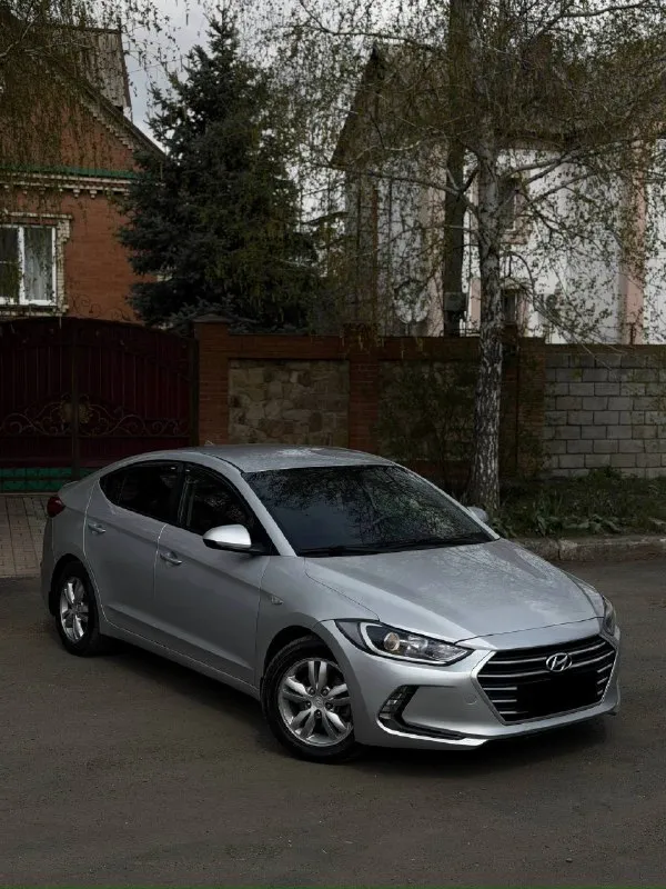 🔥 Hyundai elantra 2018 — современный, экономичный и комфортный седан!
Двигатель 1.6, бензин — работает ровно и стабильно: не дымит, масло не расходует, уверенно тянет и при этом радует экономичностью.
— Чистокровный автомат, переключает плавно и мягко.
Ходовка без шумов
💎 Салон ухоженный и аккуратный
🚘 Автомобиль полностью обслужен и готов к эксплуатации
📍 Осмотр: донецк
🔄 Возможен обмен
💳 Возможна продажа в кредит
💰 Цена: 1 120 000 ₽ (торг быстрым)
☎️ +7 949 742 53-98
☎️ +7 949 453-80-40
📞 Звоните: +7(949)7425398 - фотография - 1