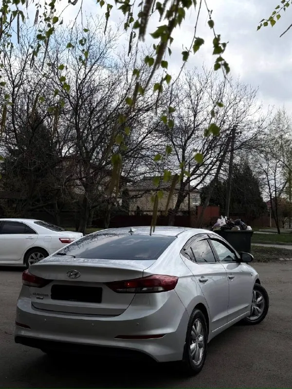 🔥 Hyundai elantra 2018 — современный, экономичный и комфортный седан!
Двигатель 1.6, бензин — работает ровно и стабильно: не дымит, масло не расходует, уверенно тянет и при этом радует экономичностью.
— Чистокровный автомат, переключает плавно и мягко.
Ходовка без шумов
💎 Салон ухоженный и аккуратный
🚘 Автомобиль полностью обслужен и готов к эксплуатации
📍 Осмотр: донецк
🔄 Возможен обмен
💳 Возможна продажа в кредит
💰 Цена: 1 120 000 ₽ (торг быстрым)
☎️ +7 949 742 53-98
☎️ +7 949 453-80-40
📞 Звоните: +7(949)7425398 - фотография - 5