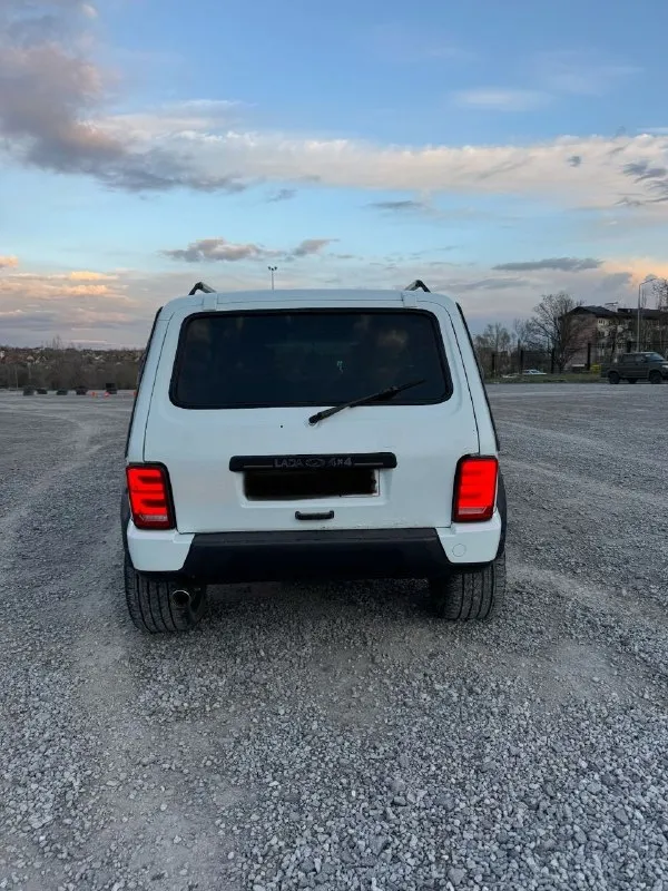 В продаже нива!
Документы стс, птс, дкп все в порядке !
Автомобиль разбирался до гола, шумка в 360 градусов, мавиль. Салон весь новый, (нового образца), оптика вся с нуля современная!
Кузов покрыт в раптор!
Под капотом порядок !
Масла фильтра жидкости, промывочные, поменяно 200 км назад !
Колеса 20(бмв), низкий профиль- разноширокие!
Акустика новая динимики тт, саб буфер, усилки!
По ходовой части, без нареканий!полный привод, раздатка, все работает в штатном режиме!дно без гнили !все вопросы по телефону!
Цена 450т. Рсвязь +79498549430 +79495946577! - фотография - 4
