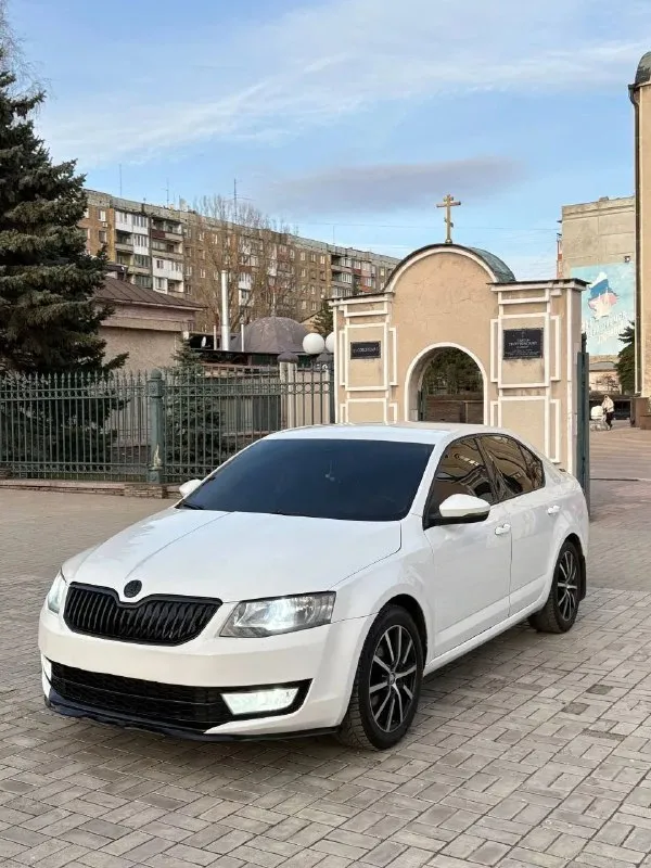 Skoda octavia a7 🔥
Год выпуска 2013🔥
Пробег 215,300🔥
Двигатель 1.4 турбо 140 лс🔥
Коробка механика 6ступка🔥
Технически идеальный автомобиль без вложений 🔥
Двигатель коробка ходовая на отлично турбина дует хорошо🔥
Хорошая комплектация!
Кондиционер, 4эсп, подогревы зеркал заднего стекла , abs, датчик дождя, датчик света, подогрев сидений, штатная мультимедиа 🔥
Диски r17 новая резина гудиер🔥
Салон ухоженый в отличном состоянии🔥
Документы кристально чистые птс стс дкп все на руках готов присутствовать в мрэо при оформление 🔥
Связь +7 (949) 023 8005
+7 949 561 5259
Цена 865.000 тысяч рублей🔥осмотр макеевка - фотография - 3