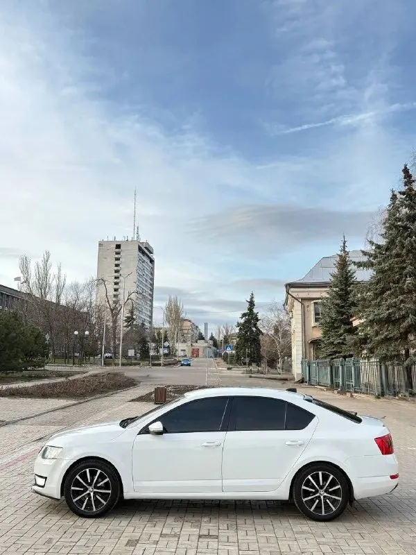 Skoda octavia a7 🔥
Год выпуска 2013🔥
Пробег 215,300🔥
Двигатель 1.4 турбо 140 лс🔥
Коробка механика 6ступка🔥
Технически идеальный автомобиль без вложений 🔥
Двигатель коробка ходовая на отлично турбина дует хорошо🔥
Хорошая комплектация!
Кондиционер, 4эсп, подогревы зеркал заднего стекла , abs, датчик дождя, датчик света, подогрев сидений, штатная мультимедиа 🔥
Диски r17 новая резина гудиер🔥
Салон ухоженый в отличном состоянии🔥
Документы кристально чистые птс стс дкп все на руках готов присутствовать в мрэо при оформление 🔥
Связь +7 (949) 023 8005
+7 949 561 5259
Цена 865.000 тысяч рублей🔥осмотр макеевка - фотография - 6