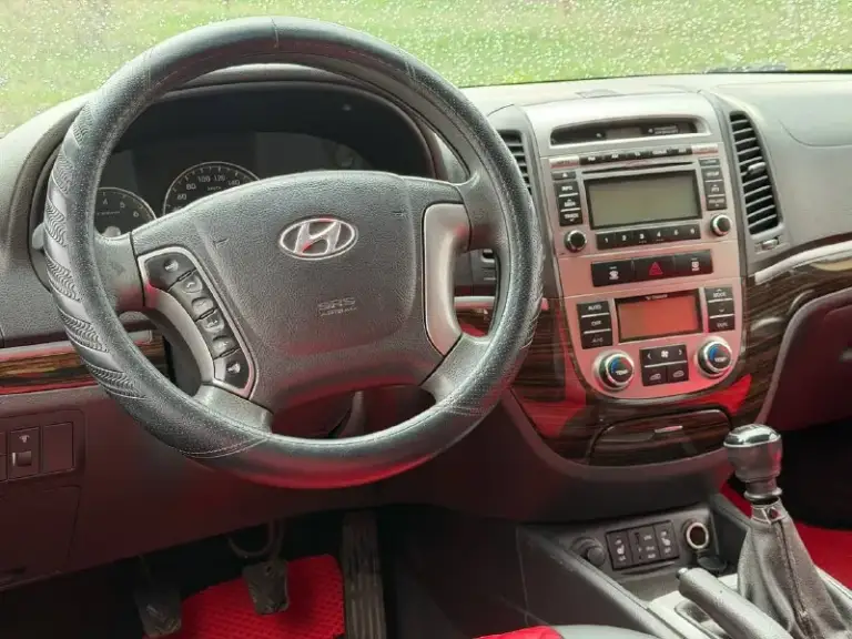 Hyundai santa fe
Год выпуска: 2011
Двигатель: бензин 2.4
Коробка: механика 6-ст
Пробег: 188.000км
✅2 Владельца за все время
✅Птс оригинал
✅Без дтп
✅Родной окрас за исключением одной детали (заднее левое крыло) косметический окрас была притертость не дтп!!!
✅Все стекла родные включая лобовое стекло
✅Салон на лакированном красивом дереве
✅Климат контроль 2-х зон
✅Подогрев сидений 2 режима
✅Мультируль
✅Штатная акустика с магнитолой
✅Обогрев лобового стекла
✅4 Эл стеклоподъемника
✅Эл регулировка зеркал

Автомобиль в идеальнейшем состоянии для своих лет, родной окрас за исключением заднего левого крыла(был косметический окрас)не дтп!!! Коробка 6-ст переключает отлично не выбивает не разболтана! Подвеска вся обслужена от а до я ничего делать не нужно! Расход 7-8л! Авто в редчайшем состоянии с южного края ставрополь где климат очень хороший поэтому нету ни гнили ни ржавчины, днище все целое не гнилое! Любые проверки с вашей стороны!!!

Цена 1.075.000 рублей
Торг у капота реальному клиенту!
+79495205833 Александр - фотография - 7