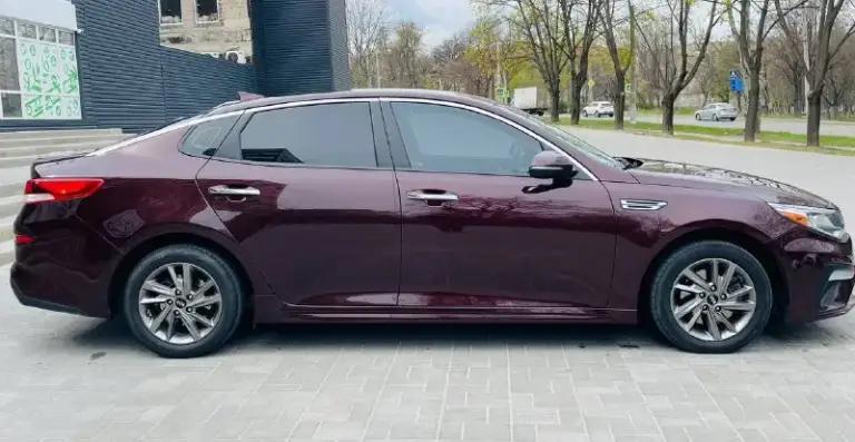 * Kia optima restaling *
2019 Год бензин 2.4 автомат
Автомобиль в хорошем состоянии !
С пред максимальной комплектацией
Есть все для комфортного вождения !
Парктроник передние задние,
Подогрев сидений передних и задних,
Камера заднего вида,
Монитор с многими функциями,
Климат - контроль,
Круиз- контроль,
Мульти руль,
Авто свет лед,
Датчик дождя,
Датчик света,
Дистроник удерживание полосы
Слепые зоны и многое другое
С документами полный порядок!
Переоформление в мрэо 🇷🇺
Диагностическая карта есть
Тех осмотр не нужен !!!!!
Цена 1.735:000 ₽ тыс рублей
Цена снижена на два дня срочно
Все вопросы по телефону +7949 396 98 55
Телеграмма макс также есть на этом номере!!!
📞 Звоните: +7(949)3969855 - фотография - 8