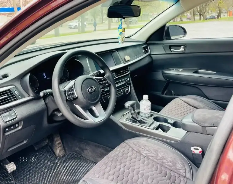 * Kia optima restaling *
2019 Год бензин 2.4 автомат
Автомобиль в хорошем состоянии !
С пред максимальной комплектацией
Есть все для комфортного вождения !
Парктроник передние задние,
Подогрев сидений передних и задних,
Камера заднего вида,
Монитор с многими функциями,
Климат - контроль,
Круиз- контроль,
Мульти руль,
Авто свет лед,
Датчик дождя,
Датчик света,
Дистроник удерживание полосы
Слепые зоны и многое другое
С документами полный порядок!
Переоформление в мрэо 🇷🇺
Диагностическая карта есть
Тех осмотр не нужен !!!!!
Цена 1.735:000 ₽ тыс рублей
Цена снижена на два дня срочно
Все вопросы по телефону +7949 396 98 55
Телеграмма макс также есть на этом номере!!!
📞 Звоните: +7(949)3969855 - фотография - 9