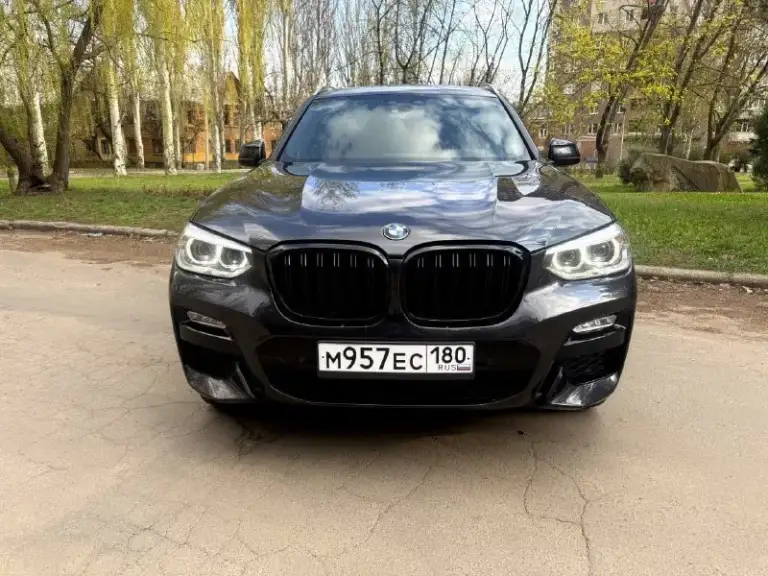 Bmw x3 30i 2.0 xdrive steptronic (252 л. С. ) 2020 год, 108000 км. Приобретал авто в 2024 году с пробегом 89000 км, заказывал лично выбирая целый авто, весь кузов в родной краске, все стекла оригинал. Комплeктация с пaнoрaмoй, мультимедиа mgu c бумерангaми, подогревом руля, подогревом переднего и заднего ряда сидений, беспроводным саrplаy, проэкцией на лобовое. Сразу после приобретения сделали большое то с заменой всех жидкостей и масел во всех агрегатах, мойку радиаторов. Передняя часть авто в бронепленке. Кузов покрывался керамикой летом 2024 года и в октябре 2025 перед зимой. Уход за кузовом только на качественной детейлинг мойке. Два ключа. Машина моя лично , при необходимости дам больше информации по телефону.
Возможно оформление в кредит. Возможен обмен.
Цена - 4.150.000 р.
+79493250509 - фотография - 2