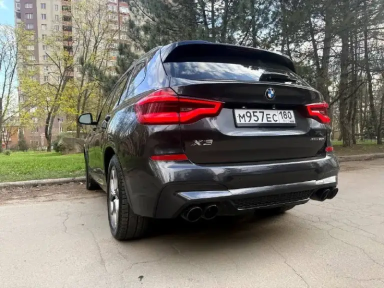 Bmw x3 30i 2.0 xdrive steptronic (252 л. С. ) 2020 год, 108000 км. Приобретал авто в 2024 году с пробегом 89000 км, заказывал лично выбирая целый авто, весь кузов в родной краске, все стекла оригинал. Комплeктация с пaнoрaмoй, мультимедиа mgu c бумерангaми, подогревом руля, подогревом переднего и заднего ряда сидений, беспроводным саrplаy, проэкцией на лобовое. Сразу после приобретения сделали большое то с заменой всех жидкостей и масел во всех агрегатах, мойку радиаторов. Передняя часть авто в бронепленке. Кузов покрывался керамикой летом 2024 года и в октябре 2025 перед зимой. Уход за кузовом только на качественной детейлинг мойке. Два ключа. Машина моя лично , при необходимости дам больше информации по телефону.
Возможно оформление в кредит. Возможен обмен.
Цена - 4.150.000 р.
+79493250509 - фотография - 5