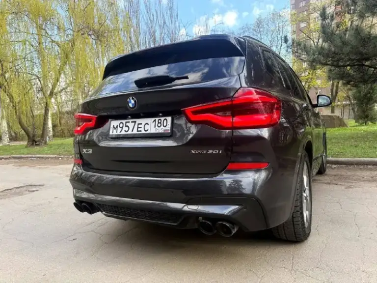 Bmw x3 30i 2.0 xdrive steptronic (252 л. С. ) 2020 год, 108000 км. Приобретал авто в 2024 году с пробегом 89000 км, заказывал лично выбирая целый авто, весь кузов в родной краске, все стекла оригинал. Комплeктация с пaнoрaмoй, мультимедиа mgu c бумерангaми, подогревом руля, подогревом переднего и заднего ряда сидений, беспроводным саrplаy, проэкцией на лобовое. Сразу после приобретения сделали большое то с заменой всех жидкостей и масел во всех агрегатах, мойку радиаторов. Передняя часть авто в бронепленке. Кузов покрывался керамикой летом 2024 года и в октябре 2025 перед зимой. Уход за кузовом только на качественной детейлинг мойке. Два ключа. Машина моя лично , при необходимости дам больше информации по телефону.
Возможно оформление в кредит. Возможен обмен.
Цена - 4.150.000 р.
+79493250509 - фотография - 6