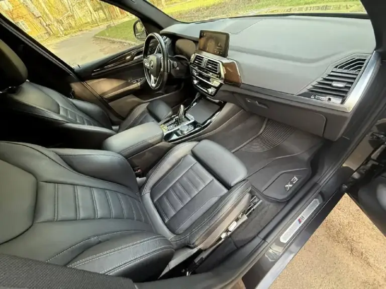 Bmw x3 30i 2.0 xdrive steptronic (252 л. С. ) 2020 год, 108000 км. Приобретал авто в 2024 году с пробегом 89000 км, заказывал лично выбирая целый авто, весь кузов в родной краске, все стекла оригинал. Комплeктация с пaнoрaмoй, мультимедиа mgu c бумерангaми, подогревом руля, подогревом переднего и заднего ряда сидений, беспроводным саrplаy, проэкцией на лобовое. Сразу после приобретения сделали большое то с заменой всех жидкостей и масел во всех агрегатах, мойку радиаторов. Передняя часть авто в бронепленке. Кузов покрывался керамикой летом 2024 года и в октябре 2025 перед зимой. Уход за кузовом только на качественной детейлинг мойке. Два ключа. Машина моя лично , при необходимости дам больше информации по телефону.
Возможно оформление в кредит. Возможен обмен.
Цена - 4.150.000 р.
+79493250509 - фотография - 9
