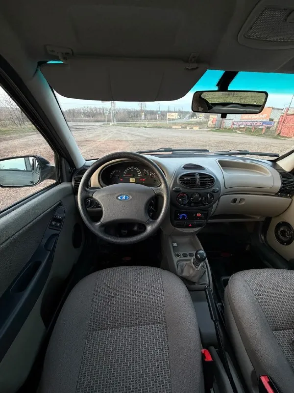 Ваз kalina 2011г
64.000Км пробега ( родной, везде отслеживается)
8 Клапанный 1.6 надежный двигатель, естественно не жрет масло вообще, работает идеально.
Коробка так же, ничего не воет, не хрустит и тд.
Красивый серый с зеленым оттенком цвет, по кузову рыжиков нет, вмятин тоже за исключением крышки багажника, есть чуть чуть, если заморочиться можно вытянуть без покраски, сколов практически нет.
Салон в отличном состоянии, чистый, не прокуренный.
Вся электрика рабочая.
Пороги, дно, стаканы, низа дверей, все в идеальном заводском состоянии.
С документами никаких проблем, переоформление возможно сразу, тех осмотр пройден, диагностическая карта на руках!
Цена: 350.000₽
Осмотр г. Снежное
Тел. +79497007777
Кто из далека пишите в телеграм скину видео, заснял все более подробно.

📞 Звоните: +7(949)7007777 - фотография - 9