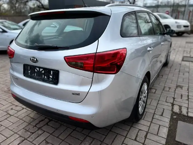 🚘Марка:kia ceed
⚙️Двигатель: 1.4cdi
⛽️Вид топлива:дизель
Кпп: механика
Кузов:универсал
Пробег: 184т км
📅Год выпуска: 2018
💰Цена: 1.390.000
•Усилитель руля.
•4 Эл стеклоподъёмника
•Мультимедиа usb aux bluetooth
•Мультируль
•Круиз контроль
Один владелец
Все стекла родные!
Авто в отличном состоянии! В родном окрасе!
Продажа возможна :
Наличный расчет✅
Безнал✅
Кредит✅
Обмен на ваш авто✅
Звонки по номеру
☎️
+79495111156
Находимся по адресу 📍г. Мариуполь
Ул. Макара мазая 41
С 10 до18 - фотография - 3